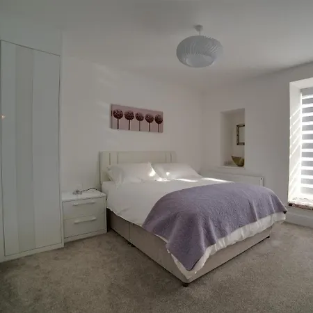 Cs Serviced Lejlighed Ulverston