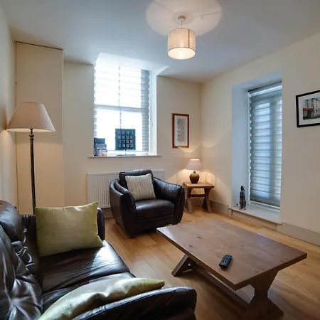 Cs Serviced Lejlighed Ulverston